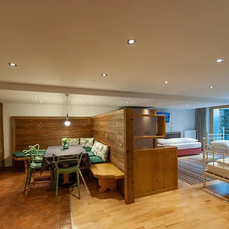 Quality Hosts Arlberg - Bergheim Hotel 4*