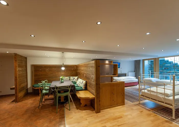 Quality Hosts Arlberg - Bergheim ホテル 4*