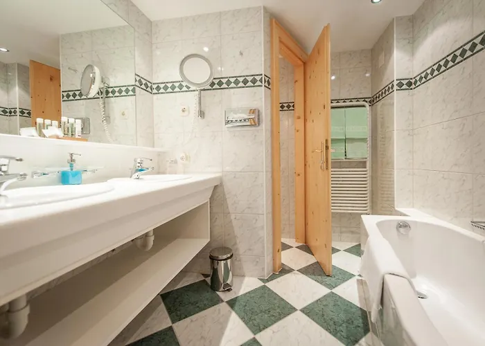 Quality Hosts Arlberg - Bergheim ホテル サンクト・アントン・アム・アールベルク