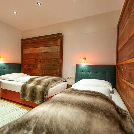 Quality Hosts Arlberg - Bergheim Отель
